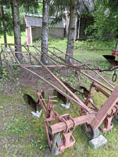 Parduodu T 25 traktoriaus inventorių