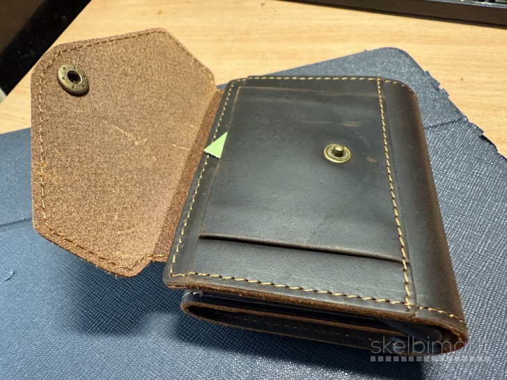 Pinigine su RFID apsauga