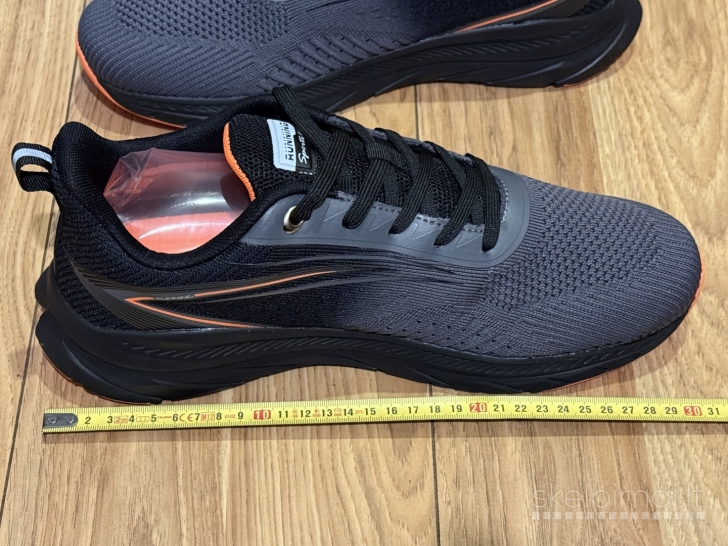 44 (apie 29 cm) dydzio kedai