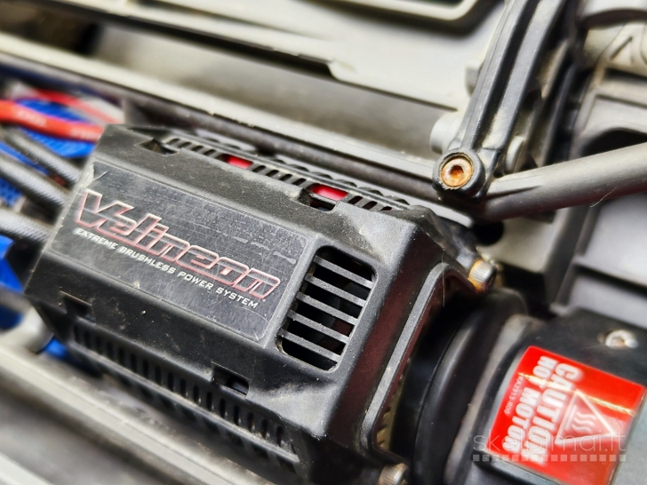 Naudotas Traxxas X-Maxx 4x4 8S – puiki proga įsigyti pigiau
