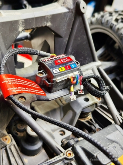 Naudotas Traxxas X-Maxx 4x4 8S – puiki proga įsigyti pigiau