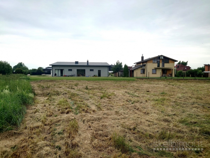 Parduodamas labai pigiai geroje vietoje esantis 10,50 a žemės sklypas