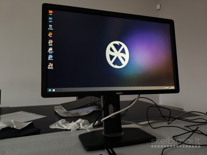 RGB LED žaidimų kompiuteris su monitorium
