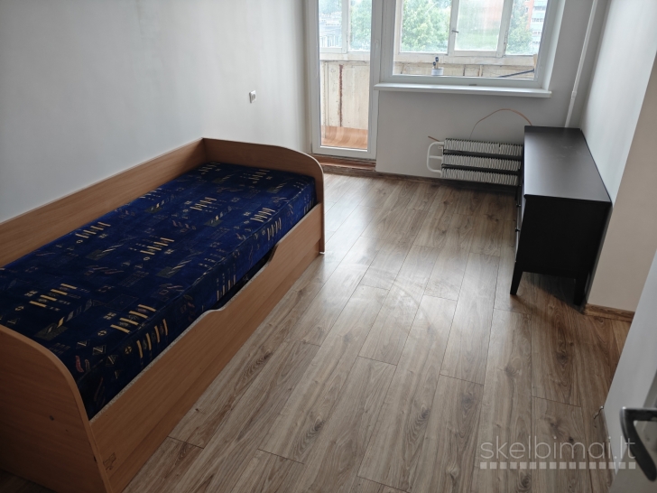 Išnuomojamas 3 kambarių butas Debreceno g.