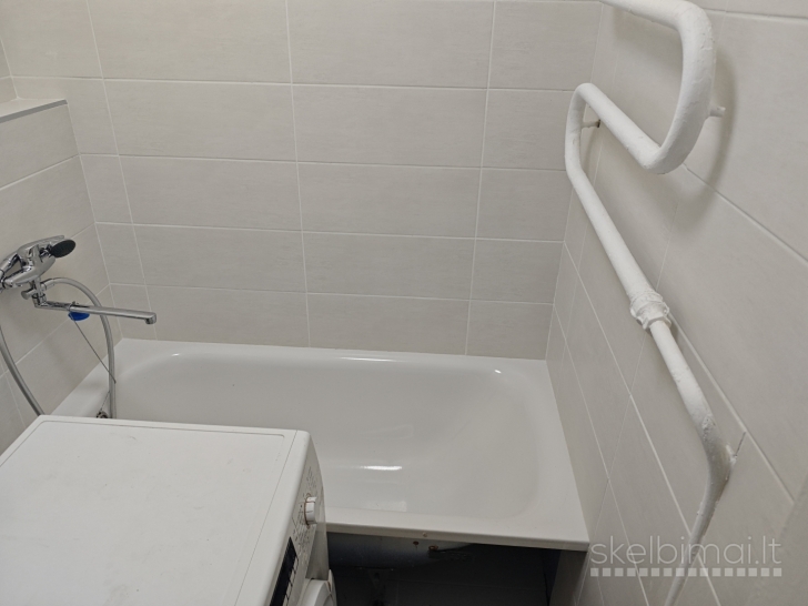 Išnuomojamas 3 kambarių butas Debreceno g.