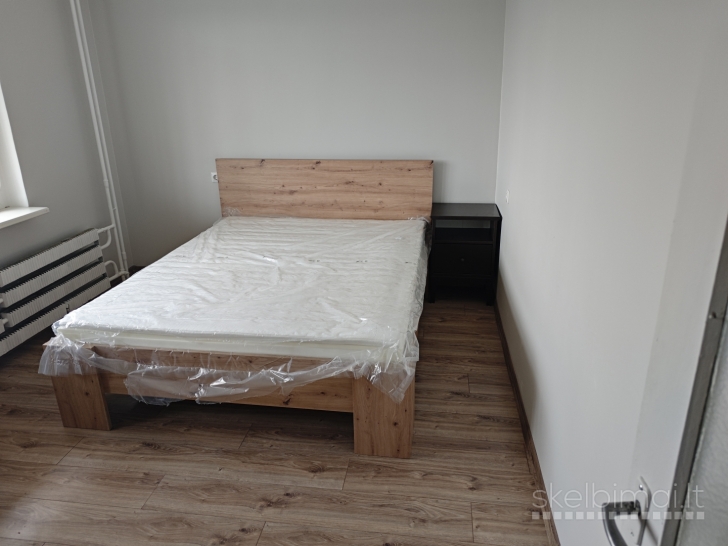 Išnuomojamas 3 kambarių butas Debreceno g.