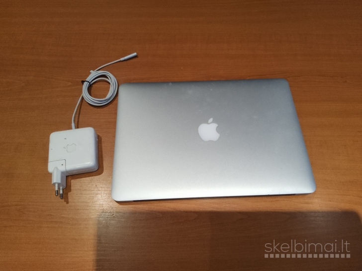 Apple MacBook Air: i5, 13,3" 1440x900, 4gb, 256gb