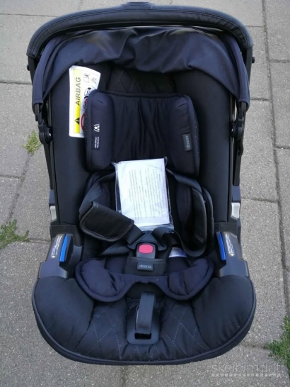 Parduodame Doona vežimėlį - automobilinę kėdutę
