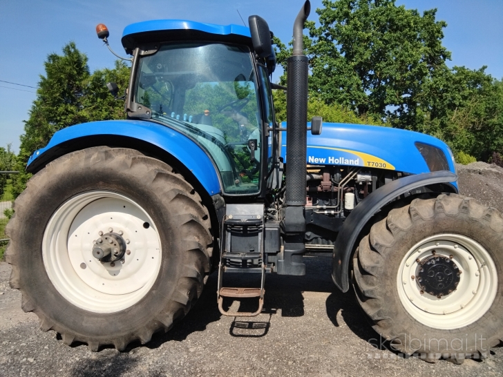 New Holland t7030