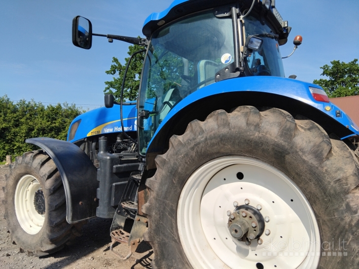New Holland t7030