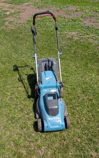 Makita ELM3720 Elektrinė vejapjovė 1400W 37CM - su trūkumų