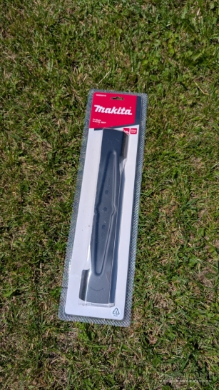Makita ELM3720 Elektrinė vejapjovė 1400W 37CM - su trūkumų