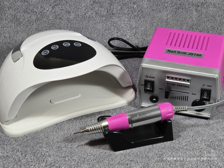 Manikiūro rinkinys: lempa nagams 258w + freza 40w