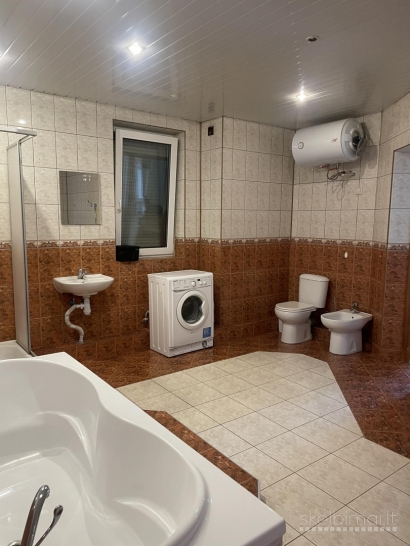 Išnuomojamas 85 m2 gyvenamos patalpos Studijos tipo