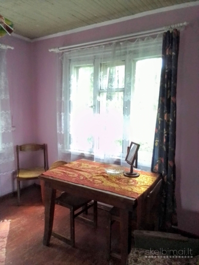 Sodyba ramioje vietoje namas mūrinis 