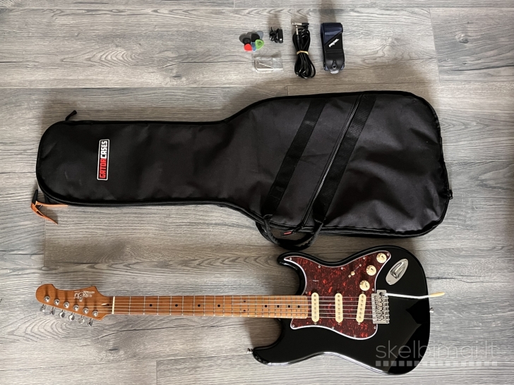 Parduodama Elektrinė gitara JET JS-300 BK su priedais ir dėklu