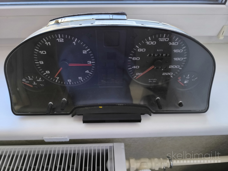 Audi B4 spidometras