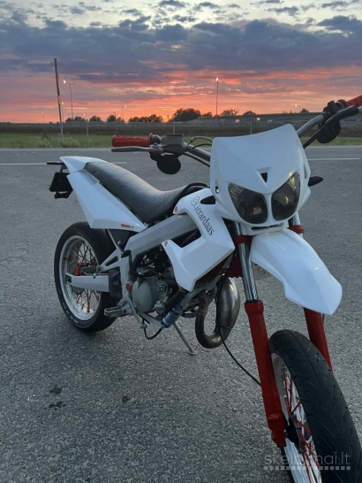 Derbi senda
