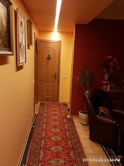 Keičiu 4 kambarių butą Kaune. į namą Kauno raj
