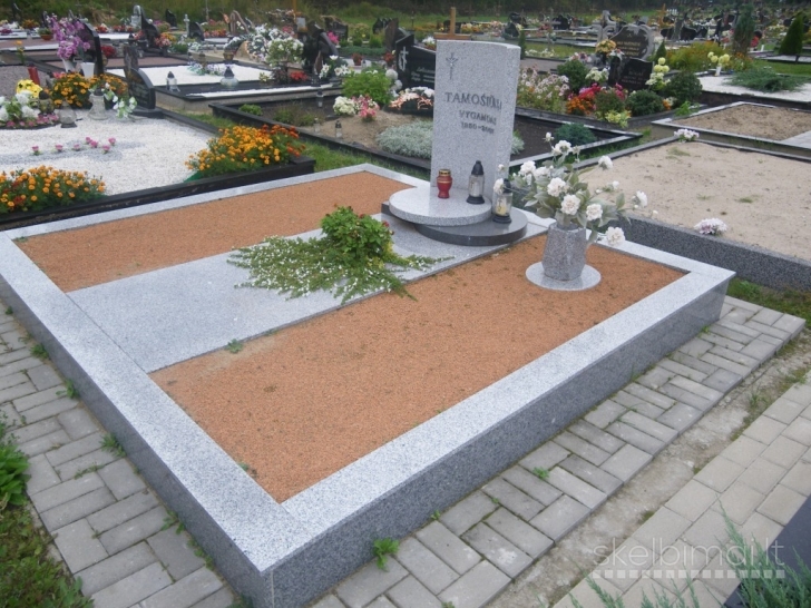 Paminklai nuo 50 € - Granito plokščių uždengimas su paminklu nuo 390 €