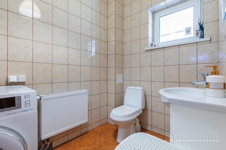 Namas su tvenkiniu ir saulės elektrine, Medelyno g., Vilniaus raj.