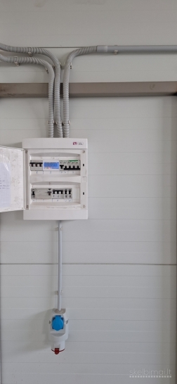 Išnuomojamos labai gerai įrengtos garažų patalpos 70 m² Kairiuose
