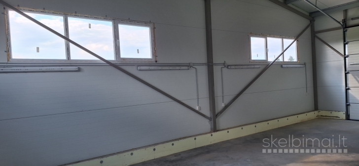 Išnuomojamos labai gerai įrengtos garažų patalpos 70 m² Kairiuose