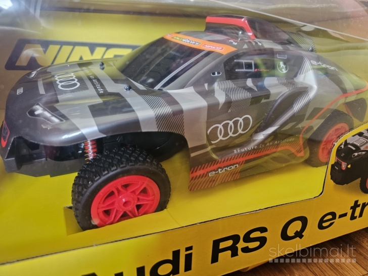 Įkraunamas pulteliu valdomas automobilis Ninco Audi RS Q E-Tron, net 1:10 !
