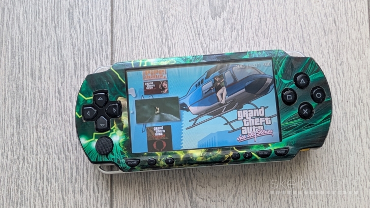 Atrištas PSP 1004 16gb + 41 žaidimu
