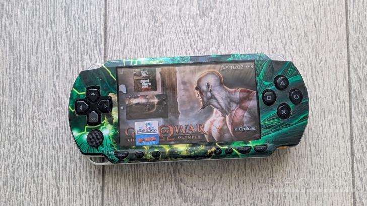 Atrištas PSP 1004 16gb + 41 žaidimu