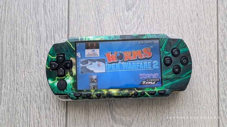 Atrištas PSP 1004 16gb + 41 žaidimu