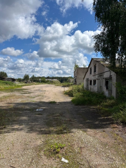 Parduodamas ūkinių pastatų kompleksas