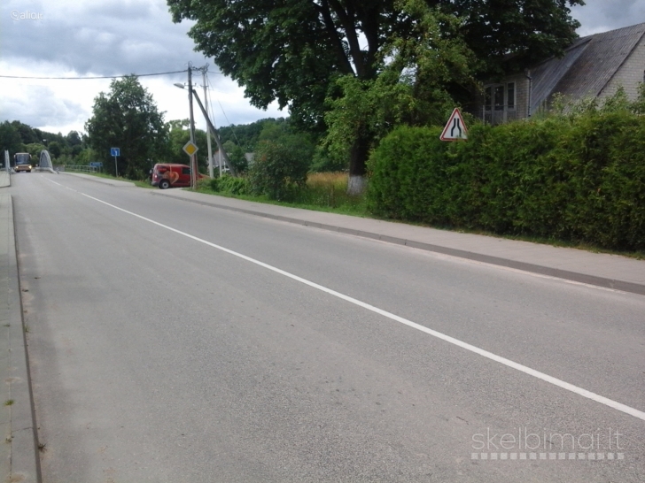 Parduodamas 16 arų sklypas su namu