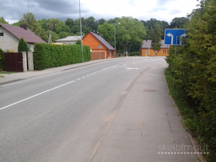 Parduodamas 16 arų sklypas su namu