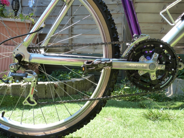 CARRERA Gravity Mountain Bike. 26''ratai. 20''remas.21 begis