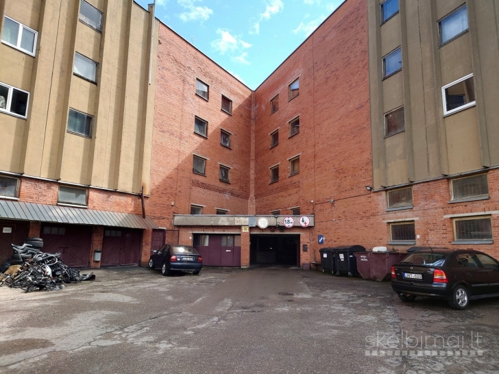Parduodamas labai pigiai dvigubas 33,30 m² garažas 