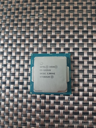 Intel xeon e3-1225v6  LGA 1151 i5 7500 atitikmuo