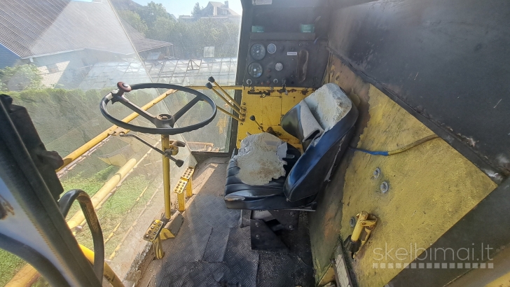 New Holland 8030 kombainas