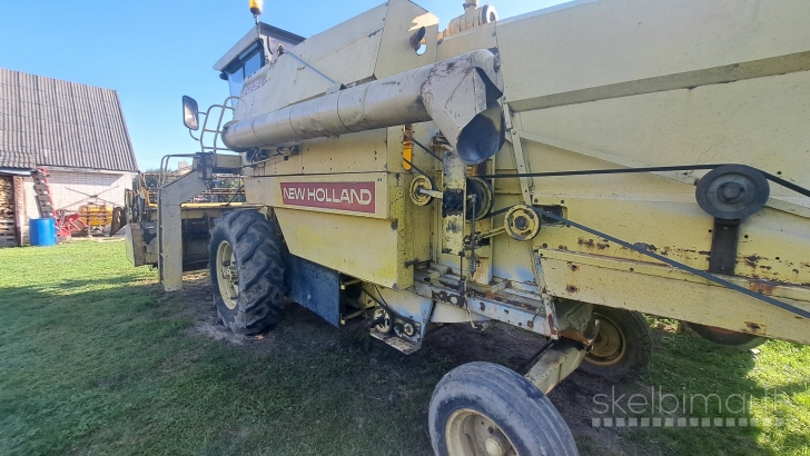 New Holland 8030 kombainas