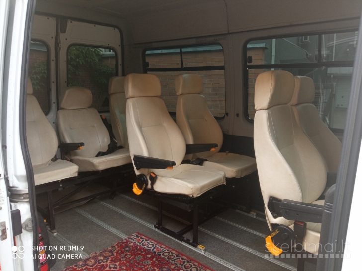 9vietu mikroautobusas M1