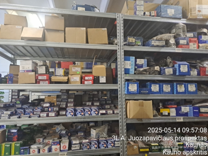 Parduodamos auto dalys