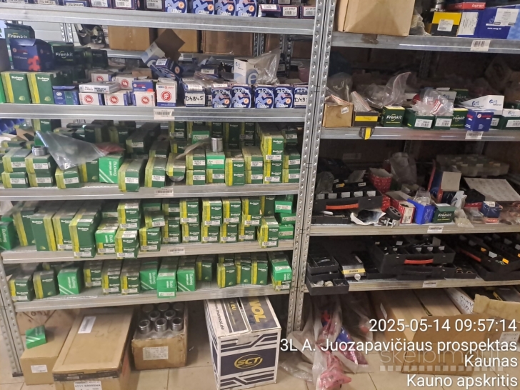 Parduodamos auto dalys