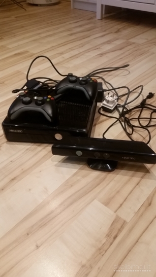 Xbox 360 atrišti RGH2 būdu, originalūs žaidimai, pulteliai, kinektai