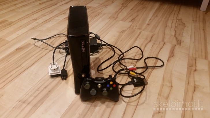 Xbox 360 atrišti RGH2 būdu, originalūs žaidimai, pulteliai, kinektai