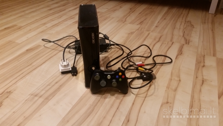Xbox 360 atrišti RGH2 būdu, originalūs žaidimai, pulteliai, kinektai