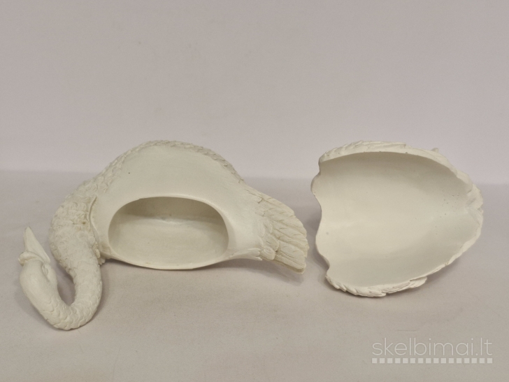 Dekoratyvinė dežutė - skulptūrelė gulbė su miegančiu angelu, 13cm.