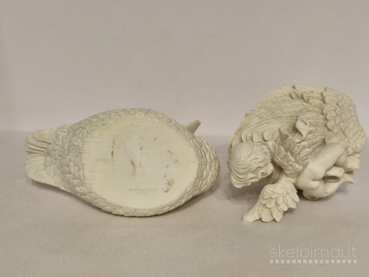 Dekoratyvinė dežutė - skulptūrelė gulbė su miegančiu angelu, 13cm.
