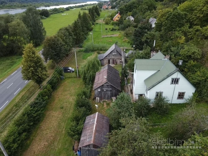 Rąstinis namas prie Nemuno Jurbarko r.