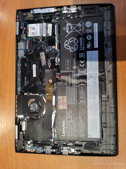 Lenovo Thinkpad X1 Carbon 4th. gen., yra defektu