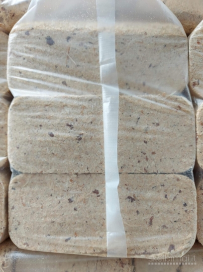 Kietas kuras, Briketai, Granules